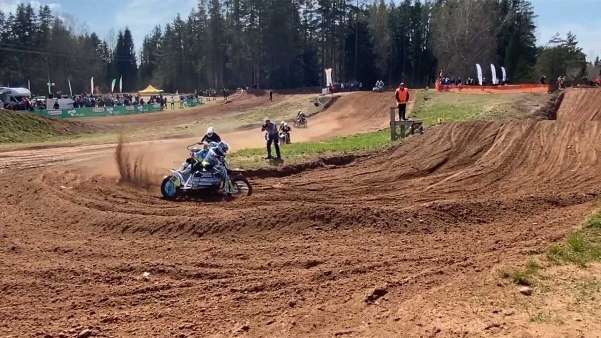 EMV Karksi-Nuia etapi külgvankrite esimese sõidu stardijärgsed kurvid