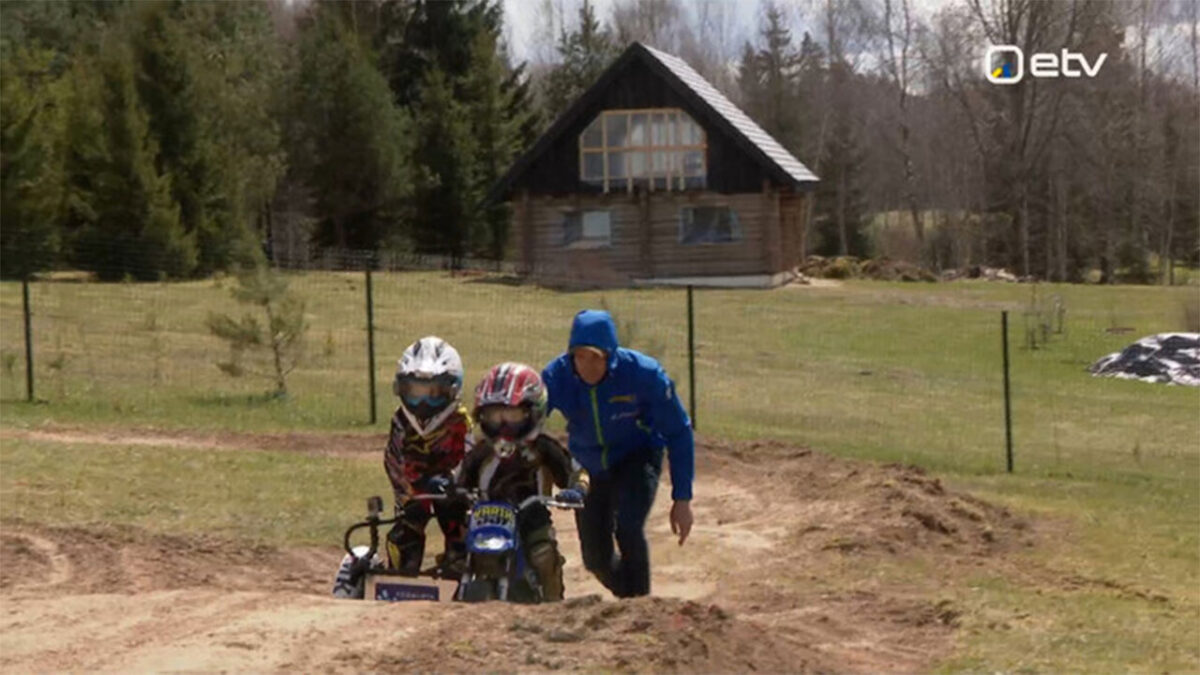 Hannes Hermaküla käis Variku/Kunnase käe all külgvankrite motokrossi harjutamas
